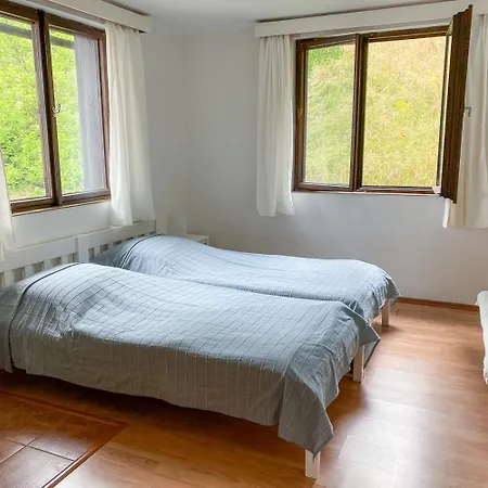 Chaloupka V Ceskem Raji Ferienhaus *
